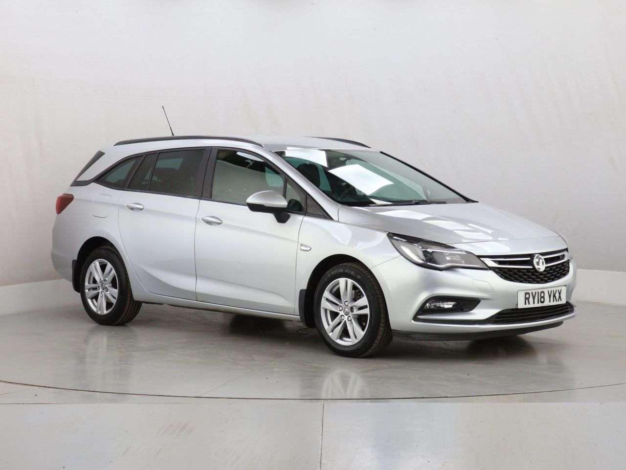 A 2018 VAUXHALL ASTRA 1.6 CDTi ecoFLEX Design Sports Tourer 5dr Diesel Manual Euro 6 (s/s) (110 p A 2018 VAUXHALL ASTRA 1.6 CDTi ecoFLEX Design Sports Tourer 5dr Diesel Manual Euro 6 (s/s) (110 p