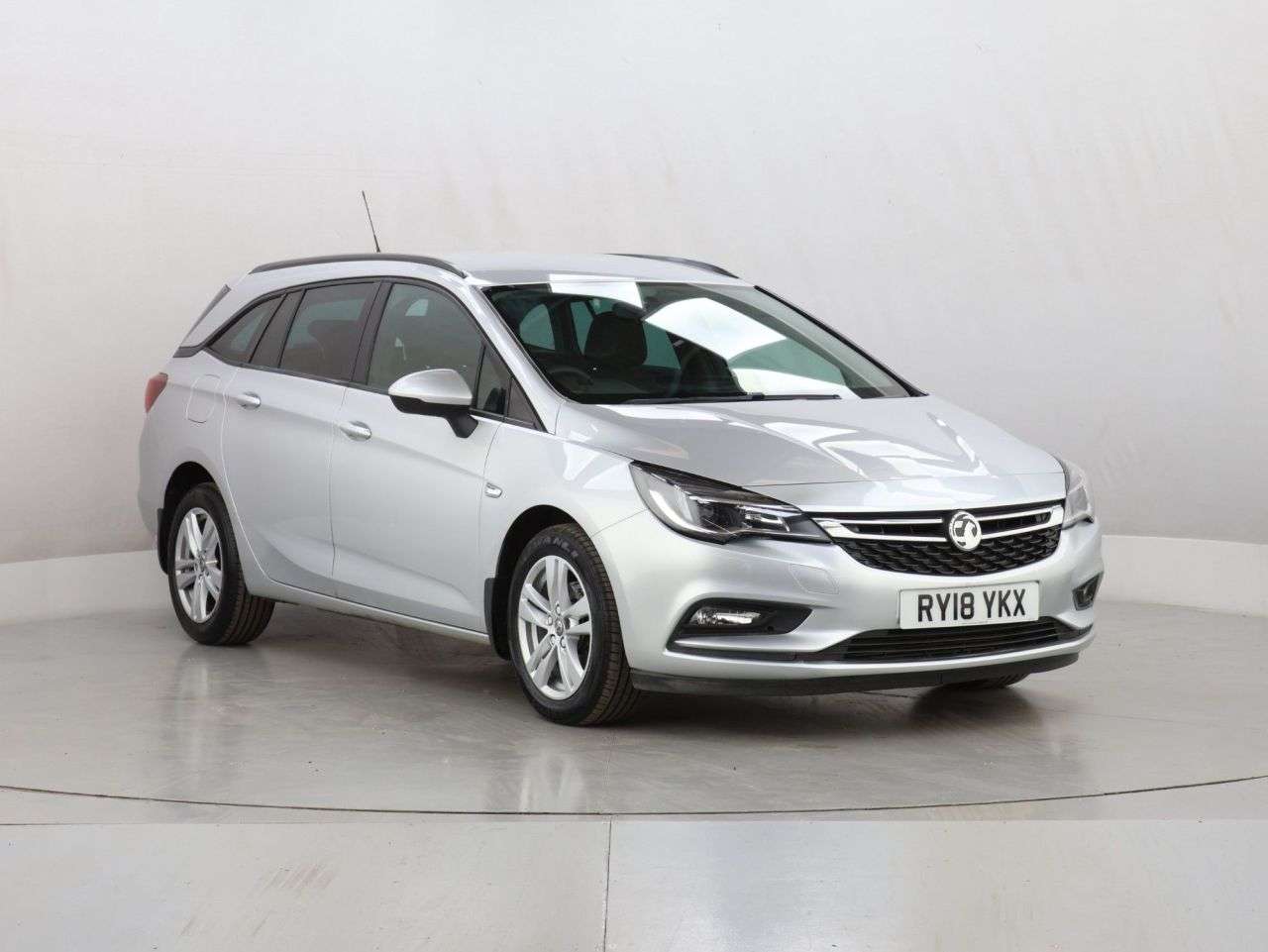 A 2018 VAUXHALL ASTRA 1.6 CDTi ecoFLEX Design Sports Tourer 5dr Diesel Manual Euro 6 (s/s) (110 p A 2018 VAUXHALL ASTRA 1.6 CDTi ecoFLEX Design Sports Tourer 5dr Diesel Manual Euro 6 (s/s) (110 p