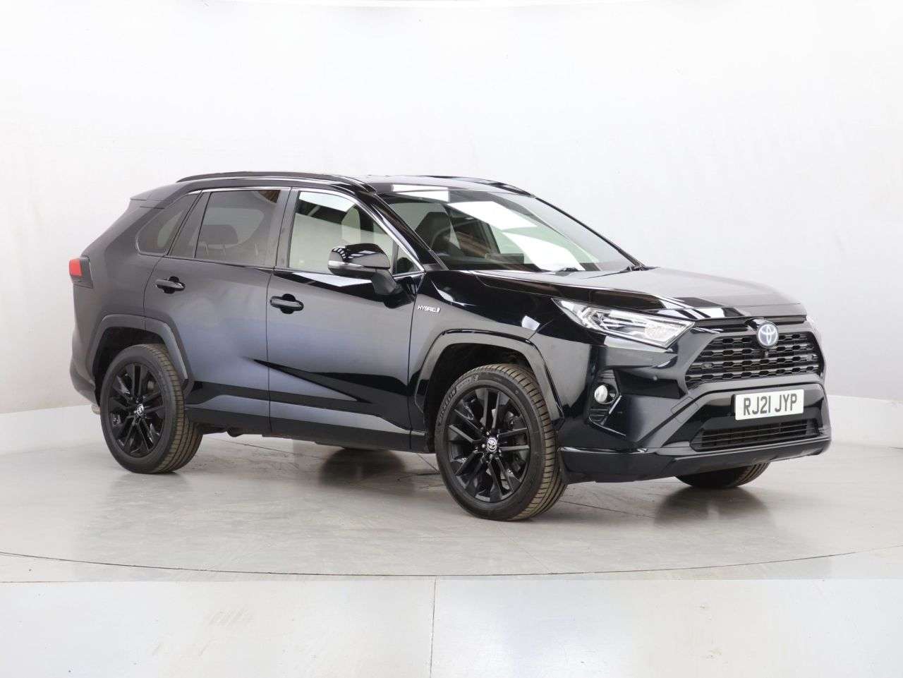 A 2021 TOYOTA RAV4 2.5 VVT-h Black Edition SUV 5dr Petrol Hybrid CVT Euro 6 (s/s) (218 ps) A 2021 TOYOTA RAV4 2.5 VVT-h Black Edition SUV 5dr Petrol Hybrid CVT Euro 6 (s/s) (218 ps)