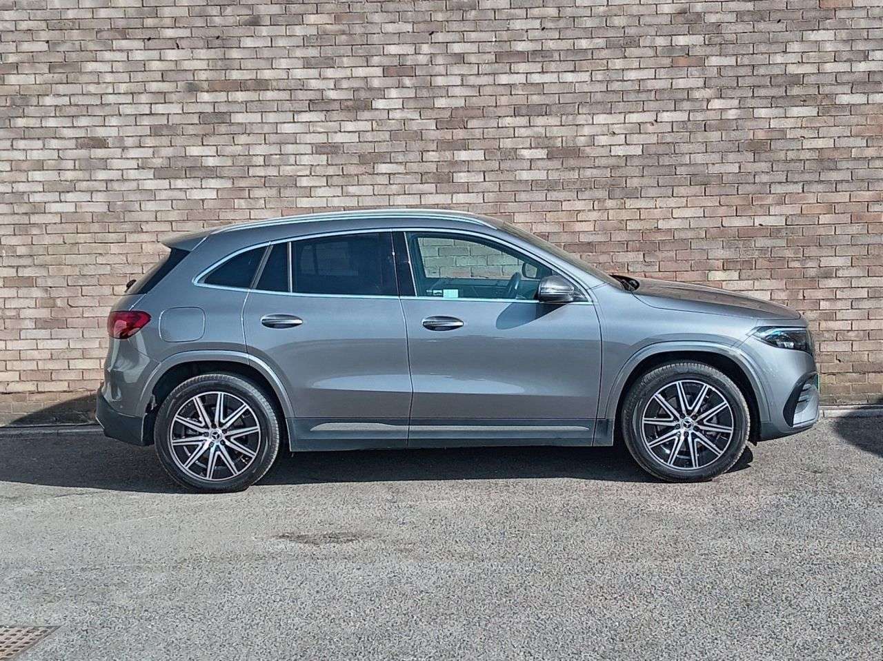 A 2024 MERCEDES-BENZ EQA EQA 350 66.5kWh AMG Line (Executive) SUV 5dr Electric Auto 4MATIC (292 ps) A 2024 MERCEDES-BENZ EQA EQA 350 66.5kWh AMG Line (Executive) SUV 5dr Electric Auto 4MATIC (292 ps)