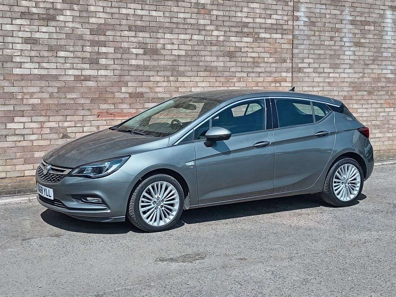 A 2018 VAUXHALL ASTRA 1.6i Turbo GPF Elite Nav Hatchback 5dr Petrol Manual Euro 6 (s/s) (200 ps) A 2018 VAUXHALL ASTRA 1.6i Turbo GPF Elite Nav Hatchback 5dr Petrol Manual Euro 6 (s/s) (200 ps)