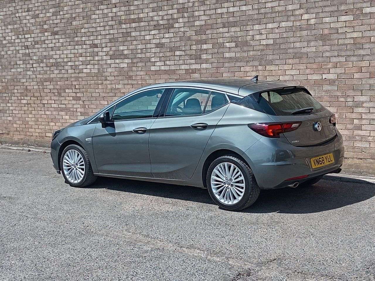A 2018 VAUXHALL ASTRA 1.6i Turbo GPF Elite Nav Hatchback 5dr Petrol Manual Euro 6 (s/s) (200 ps) A 2018 VAUXHALL ASTRA 1.6i Turbo GPF Elite Nav Hatchback 5dr Petrol Manual Euro 6 (s/s) (200 ps)