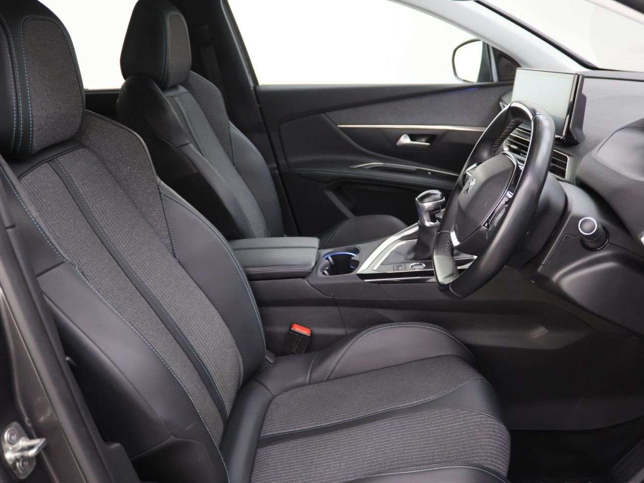 2021 PEUGEOT 5008 2021 PEUGEOT 5008