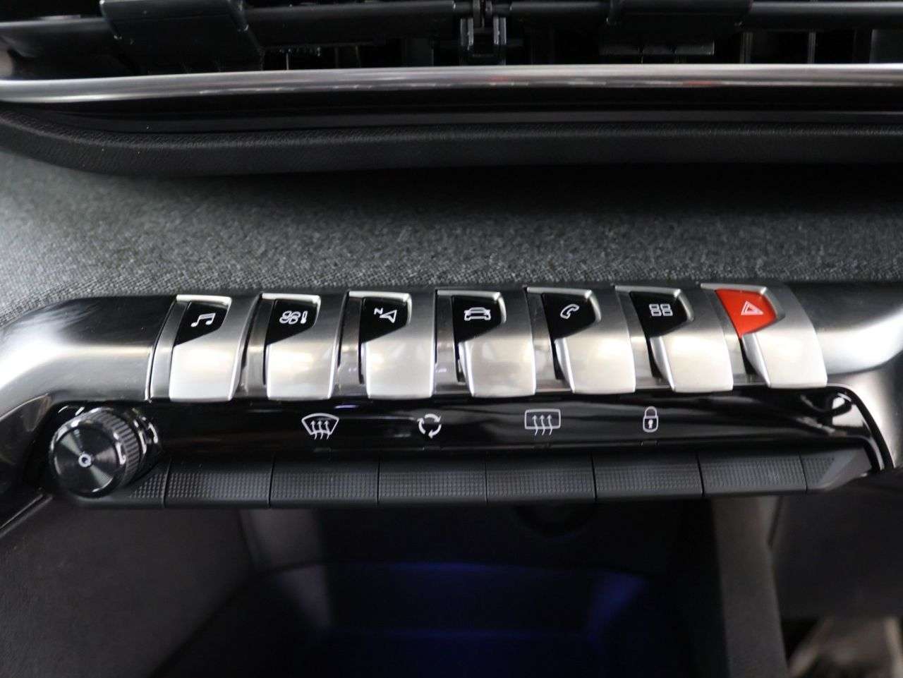 2021 PEUGEOT 5008 2021 PEUGEOT 5008