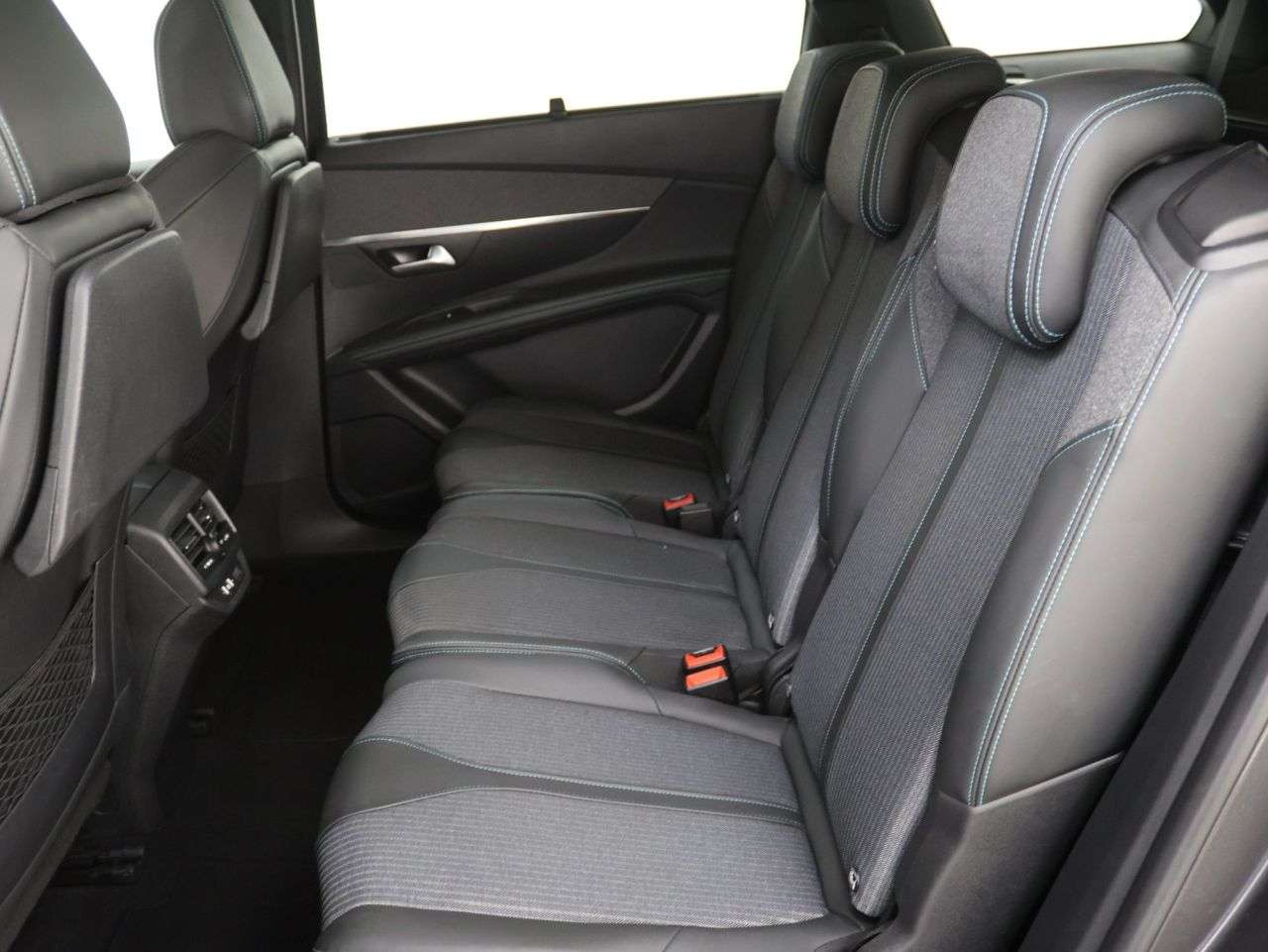 2021 PEUGEOT 5008 2021 PEUGEOT 5008