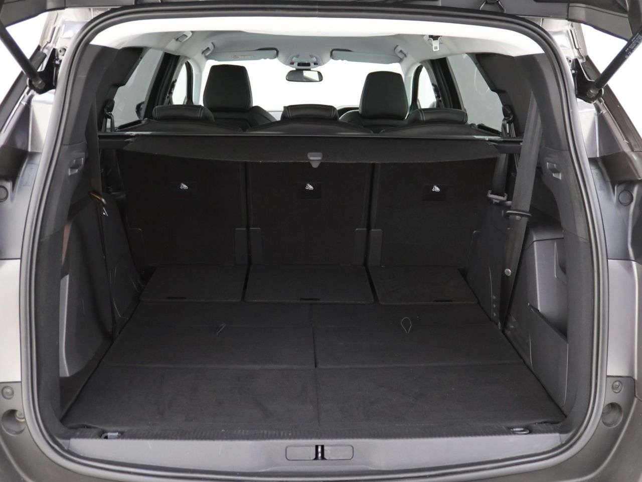2021 PEUGEOT 5008 2021 PEUGEOT 5008