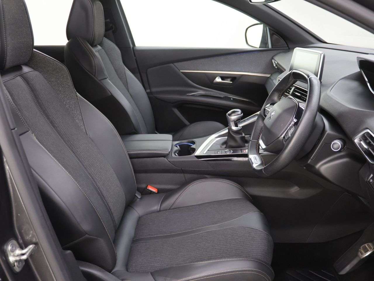 2019 PEUGEOT 3008 2019 PEUGEOT 3008