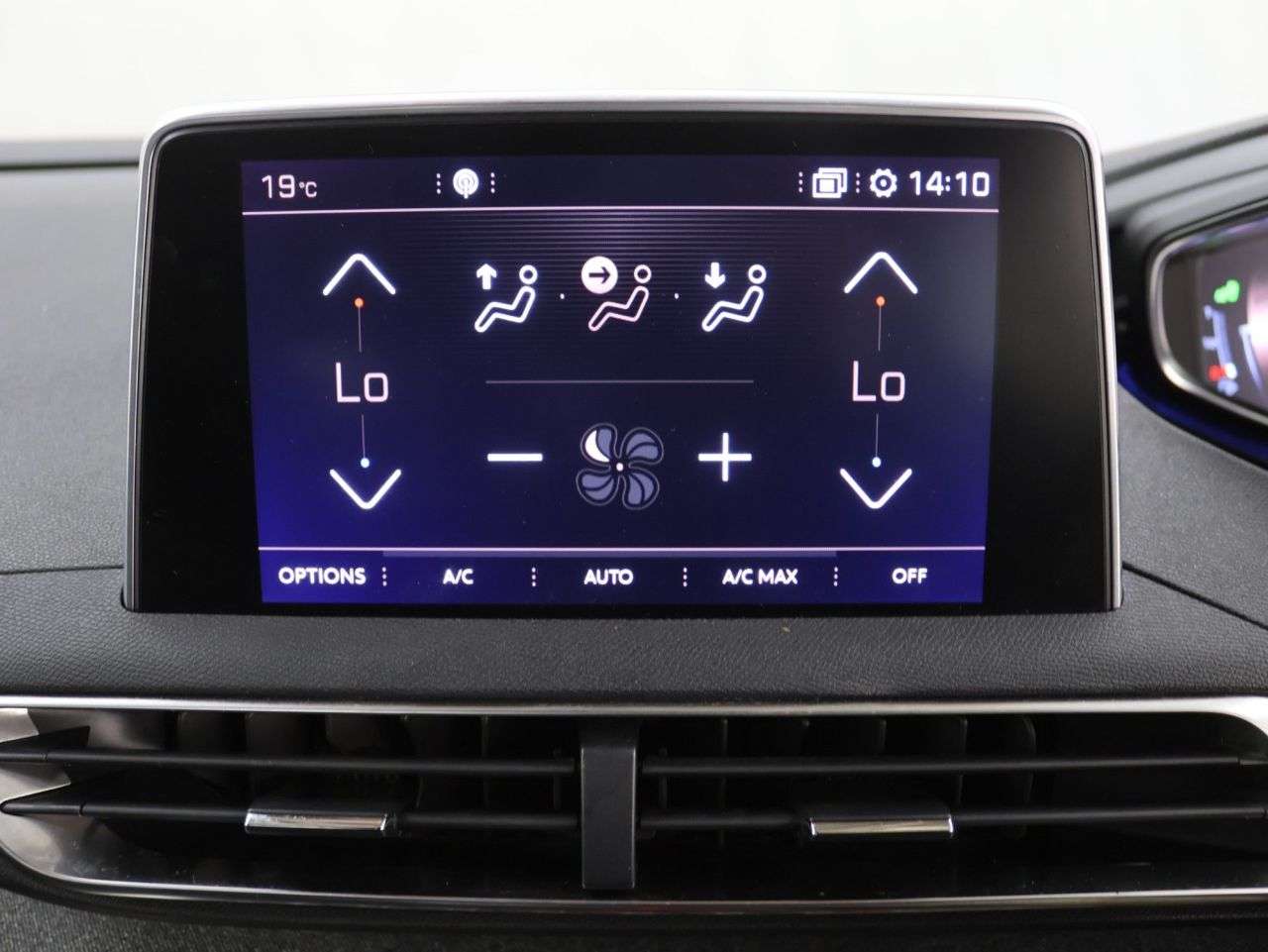 2019 PEUGEOT 3008 2019 PEUGEOT 3008