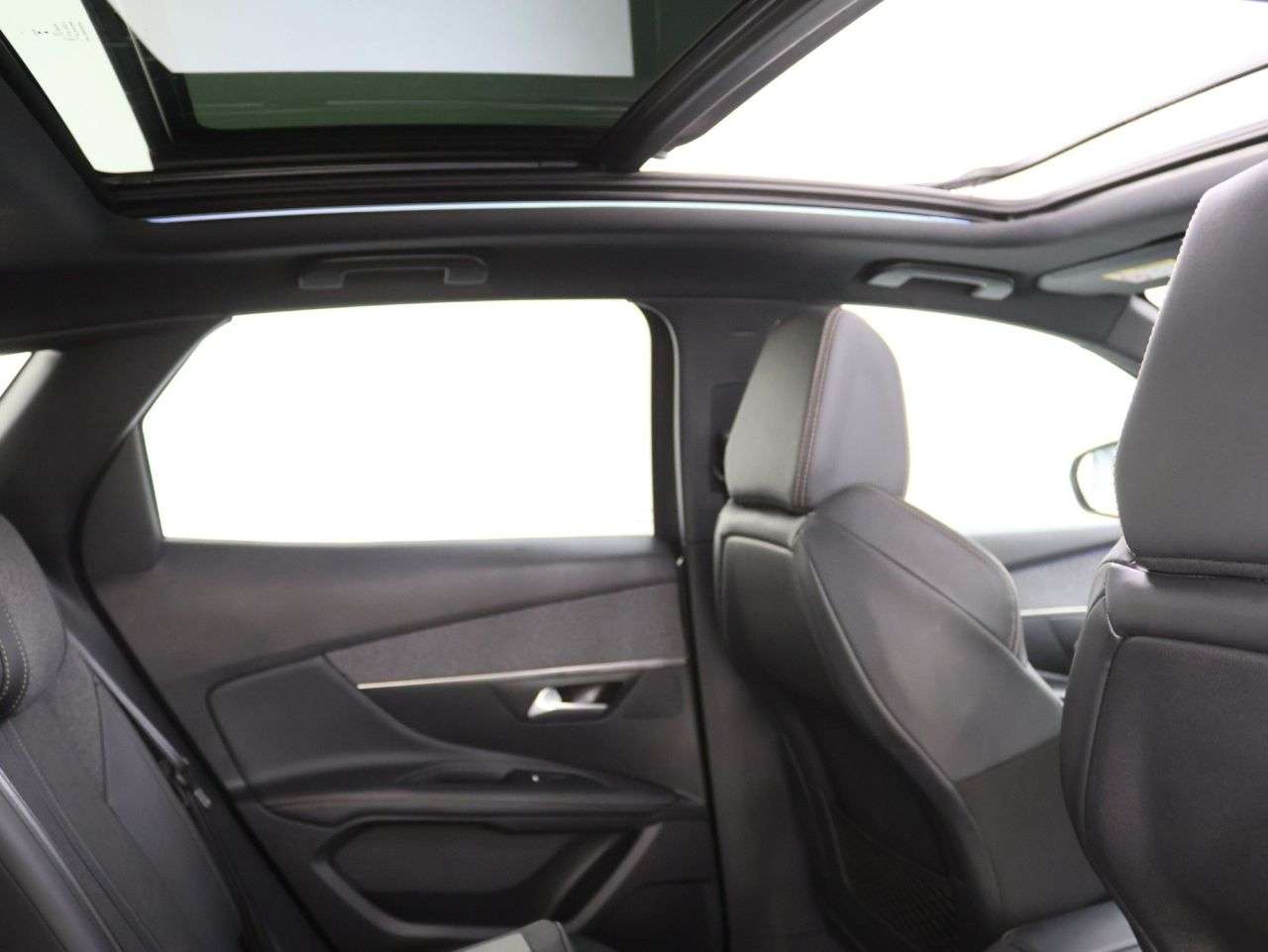 A 2019 PEUGEOT 3008 1.2 PureTech GT Line Premium SUV 5dr Petrol Manual Euro 6 (s/s) (130 ps) A 2019 PEUGEOT 3008 1.2 PureTech GT Line Premium SUV 5dr Petrol Manual Euro 6 (s/s) (130 ps)