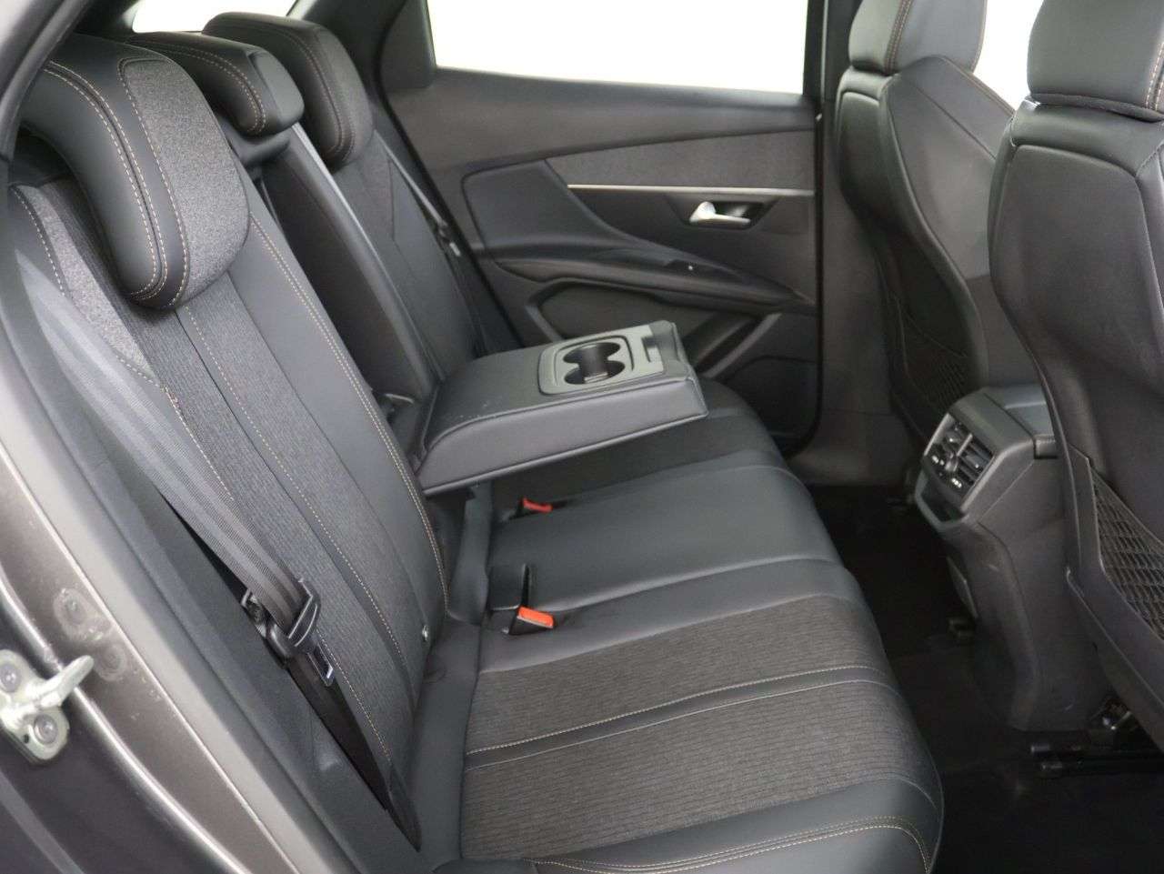 2019 PEUGEOT 3008 2019 PEUGEOT 3008