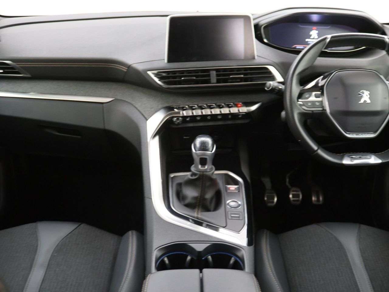 2019 PEUGEOT 3008 2019 PEUGEOT 3008