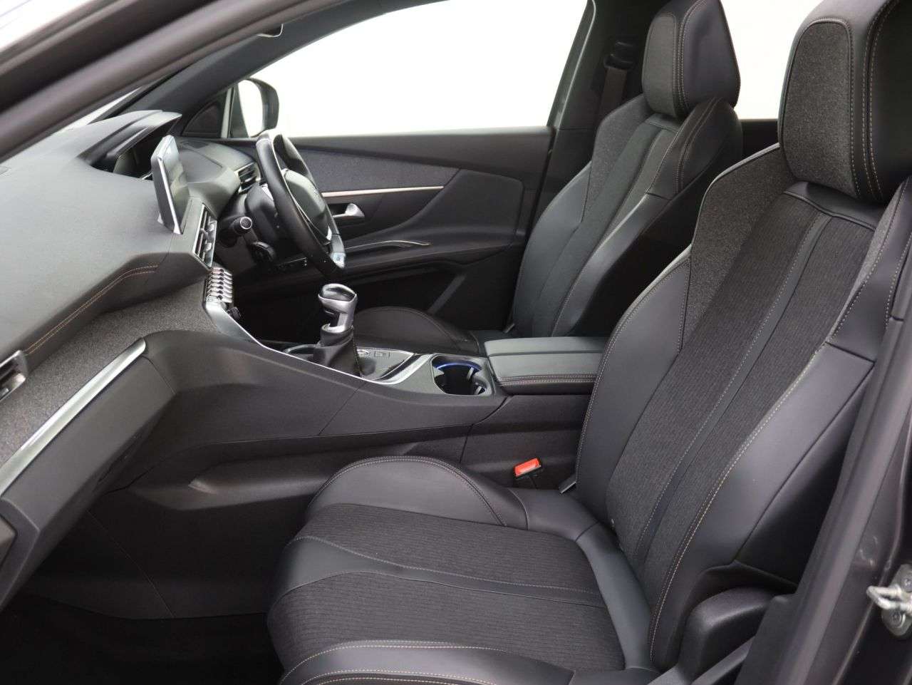 2019 PEUGEOT 3008 2019 PEUGEOT 3008