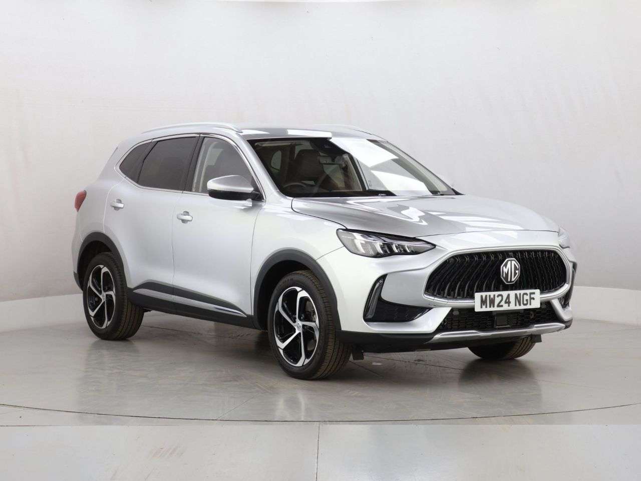 A 2024 MG MG HS 1.5 T-GDI Trophy SUV 5dr Petrol DCT Euro 6 (s/s) (162 ps) A 2024 MG MG HS 1.5 T-GDI Trophy SUV 5dr Petrol DCT Euro 6 (s/s) (162 ps)