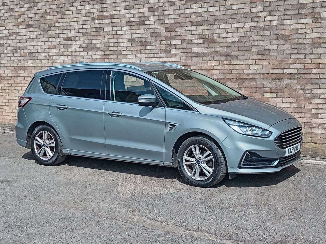A 2021 FORD S-MAX 2.0 EcoBlue Titanium MPV 5dr Diesel Auto Euro 6 (s/s) (150 ps) A 2021 FORD S-MAX 2.0 EcoBlue Titanium MPV 5dr Diesel Auto Euro 6 (s/s) (150 ps)