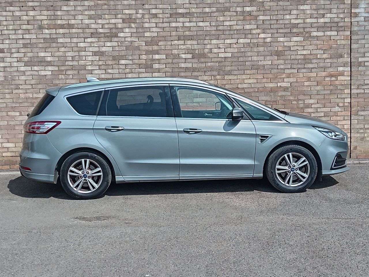 A 2021 FORD S-MAX 2.0 EcoBlue Titanium MPV 5dr Diesel Auto Euro 6 (s/s) (150 ps) A 2021 FORD S-MAX 2.0 EcoBlue Titanium MPV 5dr Diesel Auto Euro 6 (s/s) (150 ps)