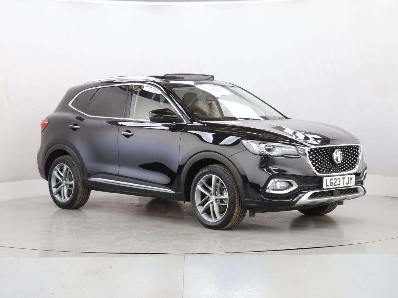 A 2023 MG MG HS 1.5 T-GDI Exclusive SUV 5dr Petrol DCT Euro 6 (s/s) (162 ps) A 2023 MG MG HS 1.5 T-GDI Exclusive SUV 5dr Petrol DCT Euro 6 (s/s) (162 ps)