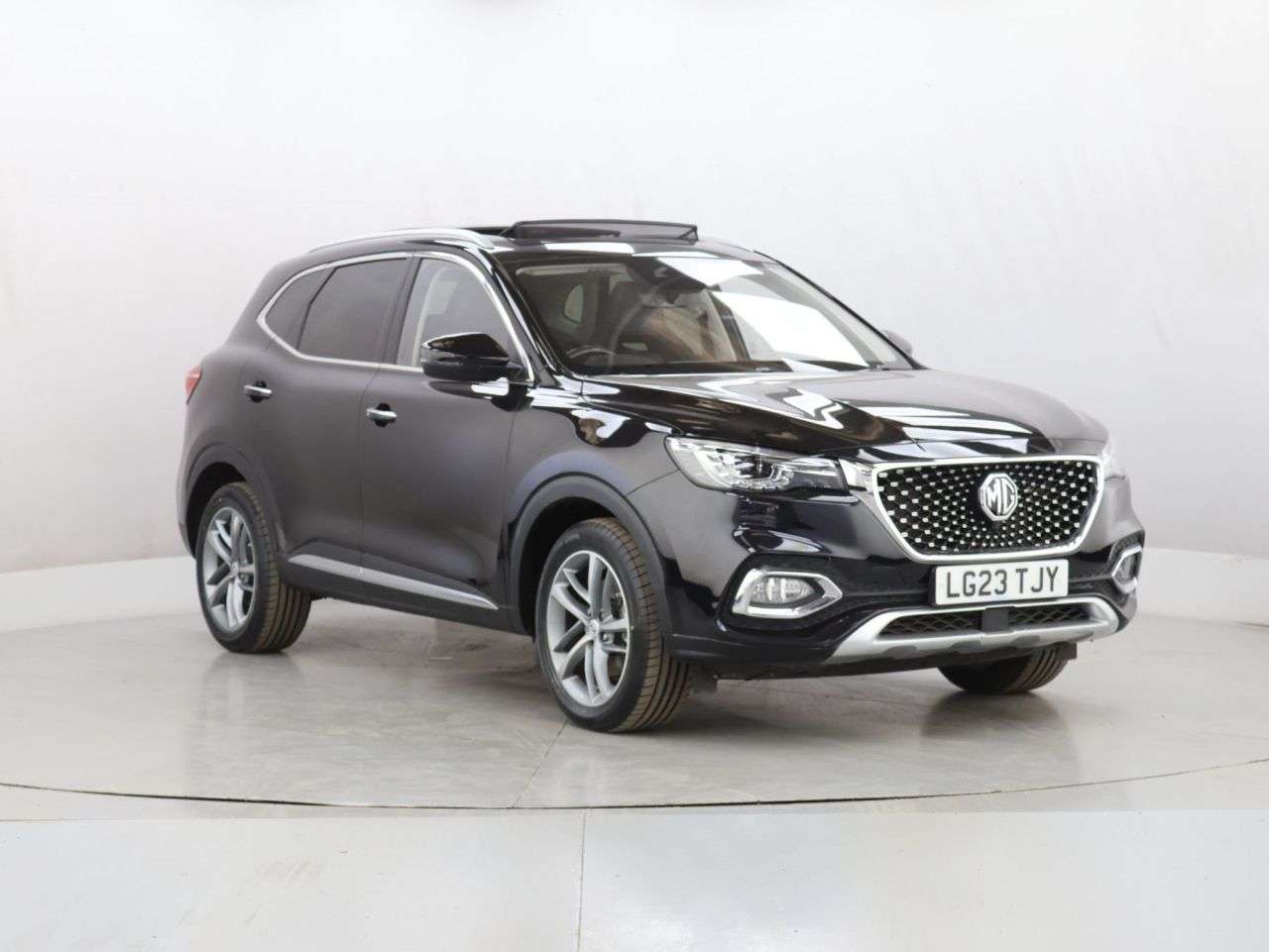 A 2023 MG MG HS 1.5 T-GDI Exclusive SUV 5dr Petrol DCT Euro 6 (s/s) (162 ps) A 2023 MG MG HS 1.5 T-GDI Exclusive SUV 5dr Petrol DCT Euro 6 (s/s) (162 ps)