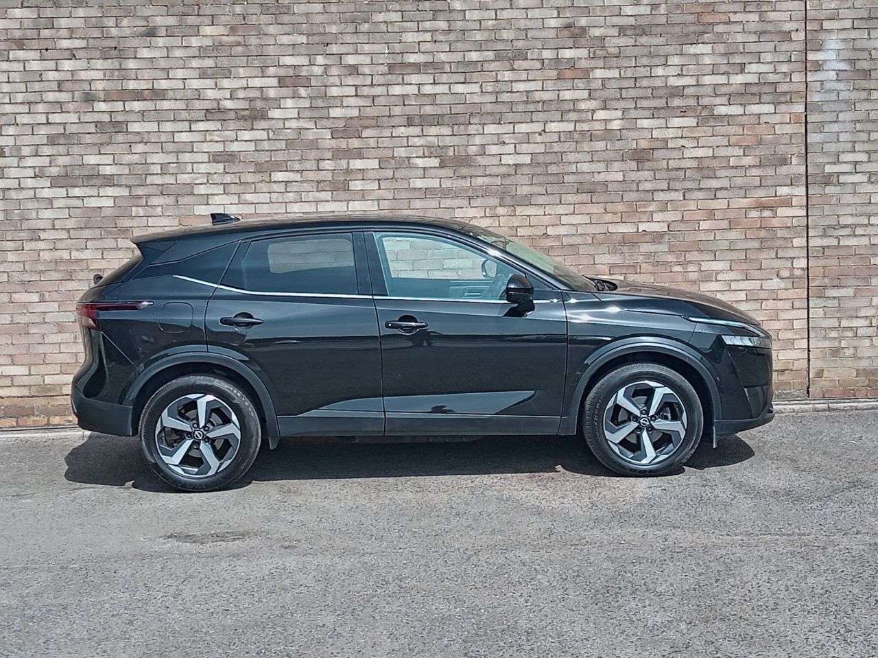 A 2023 NISSAN QASHQAI 1.3 DIG-T MHEV N-Connecta SUV 5dr Petrol Hybrid XTRON Euro 6 (s/s) (158 ps) A 2023 NISSAN QASHQAI 1.3 DIG-T MHEV N-Connecta SUV 5dr Petrol Hybrid XTRON Euro 6 (s/s) (158 ps)