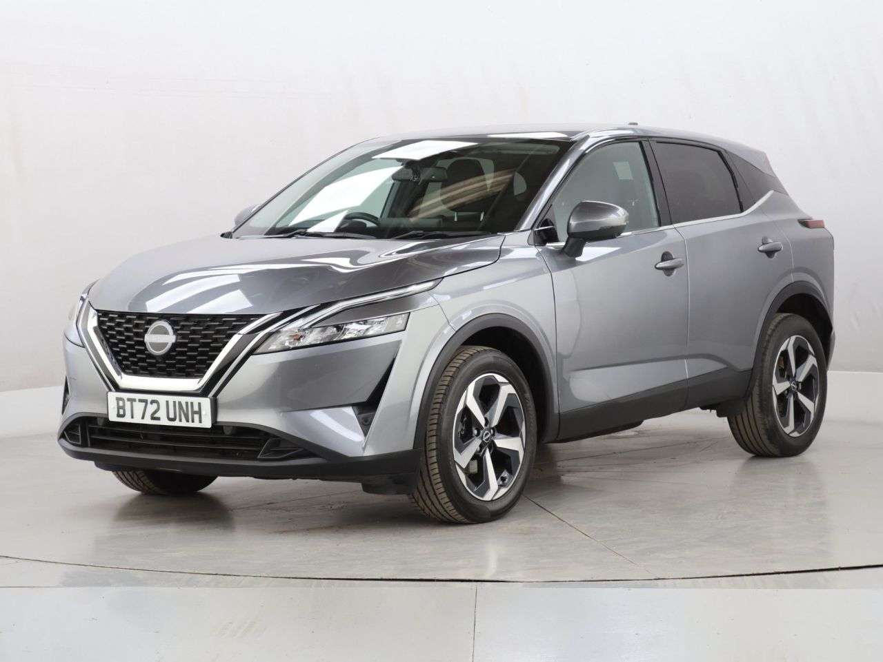 A 2022 NISSAN QASHQAI 1.3 DIG-T MHEV N-Connecta SUV 5dr Petrol Hybrid Manual Euro 6 (s/s) (140 ps A 2022 NISSAN QASHQAI 1.3 DIG-T MHEV N-Connecta SUV 5dr Petrol Hybrid Manual Euro 6 (s/s) (140 ps