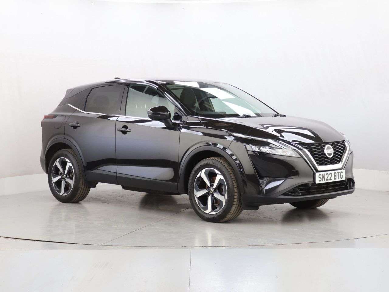 A 2022 NISSAN QASHQAI 1.3 DIG-T MHEV N-Connecta SUV 5dr Petrol Hybrid Manual Euro 6 (s/s) (140 ps A 2022 NISSAN QASHQAI 1.3 DIG-T MHEV N-Connecta SUV 5dr Petrol Hybrid Manual Euro 6 (s/s) (140 ps