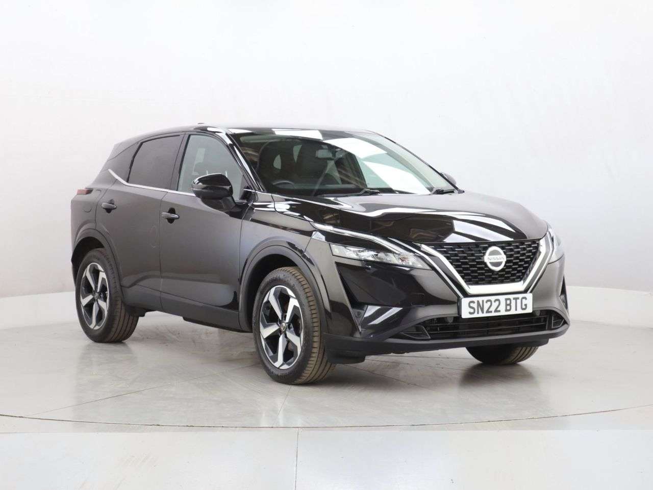 A 2022 NISSAN QASHQAI 1.3 DIG-T MHEV N-Connecta SUV 5dr Petrol Hybrid Manual Euro 6 (s/s) (140 ps A 2022 NISSAN QASHQAI 1.3 DIG-T MHEV N-Connecta SUV 5dr Petrol Hybrid Manual Euro 6 (s/s) (140 ps