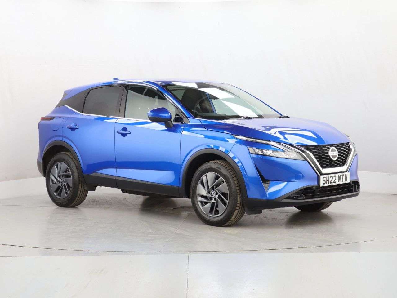 A 2022 NISSAN QASHQAI 1.3 DIG-T MHEV Acenta Premium SUV 5dr Petrol Hybrid Manual Euro 6 (s/s) (15 A 2022 NISSAN QASHQAI 1.3 DIG-T MHEV Acenta Premium SUV 5dr Petrol Hybrid Manual Euro 6 (s/s) (15