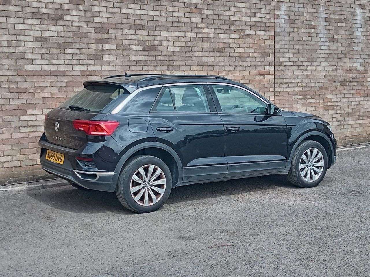 A 2019 VOLKSWAGEN T-ROC 1.0 TSI GPF SE SUV 5dr Petrol Manual Euro 6 (s/s) (115 ps) A 2019 VOLKSWAGEN T-ROC 1.0 TSI GPF SE SUV 5dr Petrol Manual Euro 6 (s/s) (115 ps)