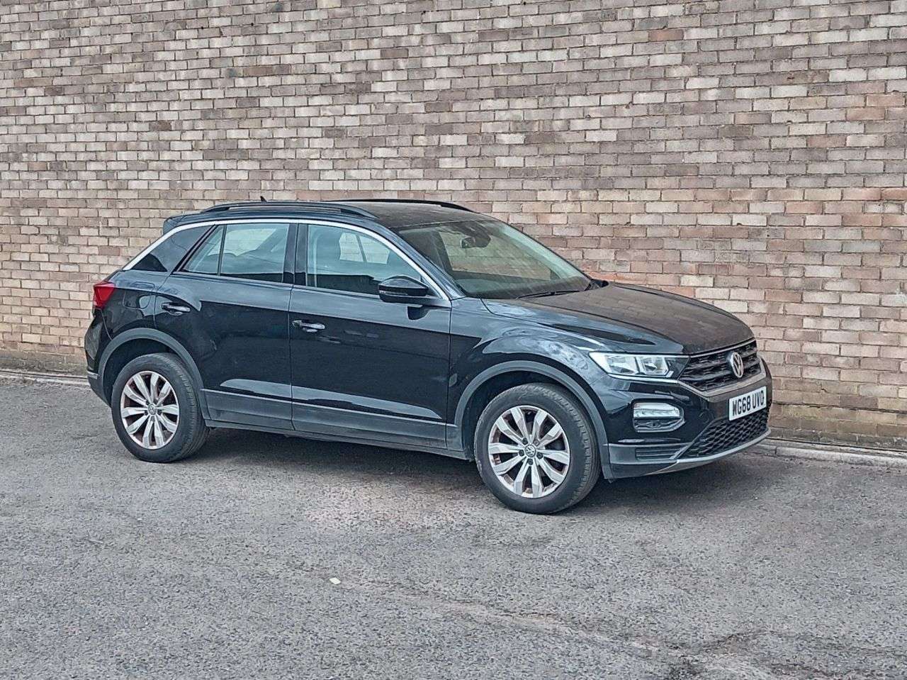 A 2019 VOLKSWAGEN T-ROC 1.0 TSI GPF SE SUV 5dr Petrol Manual Euro 6 (s/s) (115 ps) A 2019 VOLKSWAGEN T-ROC 1.0 TSI GPF SE SUV 5dr Petrol Manual Euro 6 (s/s) (115 ps)