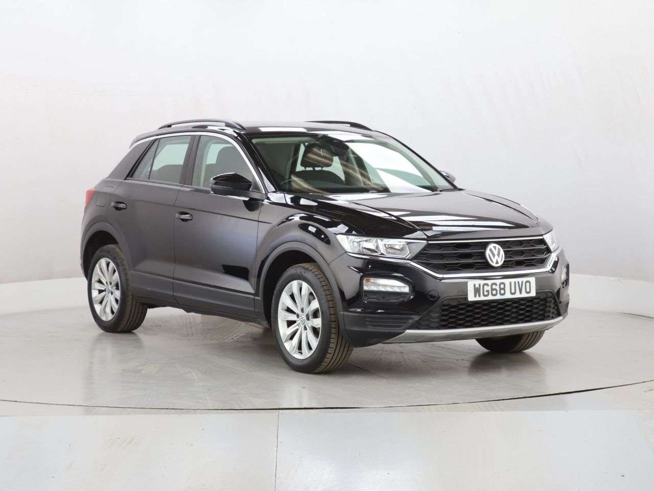 A 2019 VOLKSWAGEN T-ROC 1.0 TSI GPF SE SUV 5dr Petrol Manual Euro 6 (s/s) (115 ps) A 2019 VOLKSWAGEN T-ROC 1.0 TSI GPF SE SUV 5dr Petrol Manual Euro 6 (s/s) (115 ps)