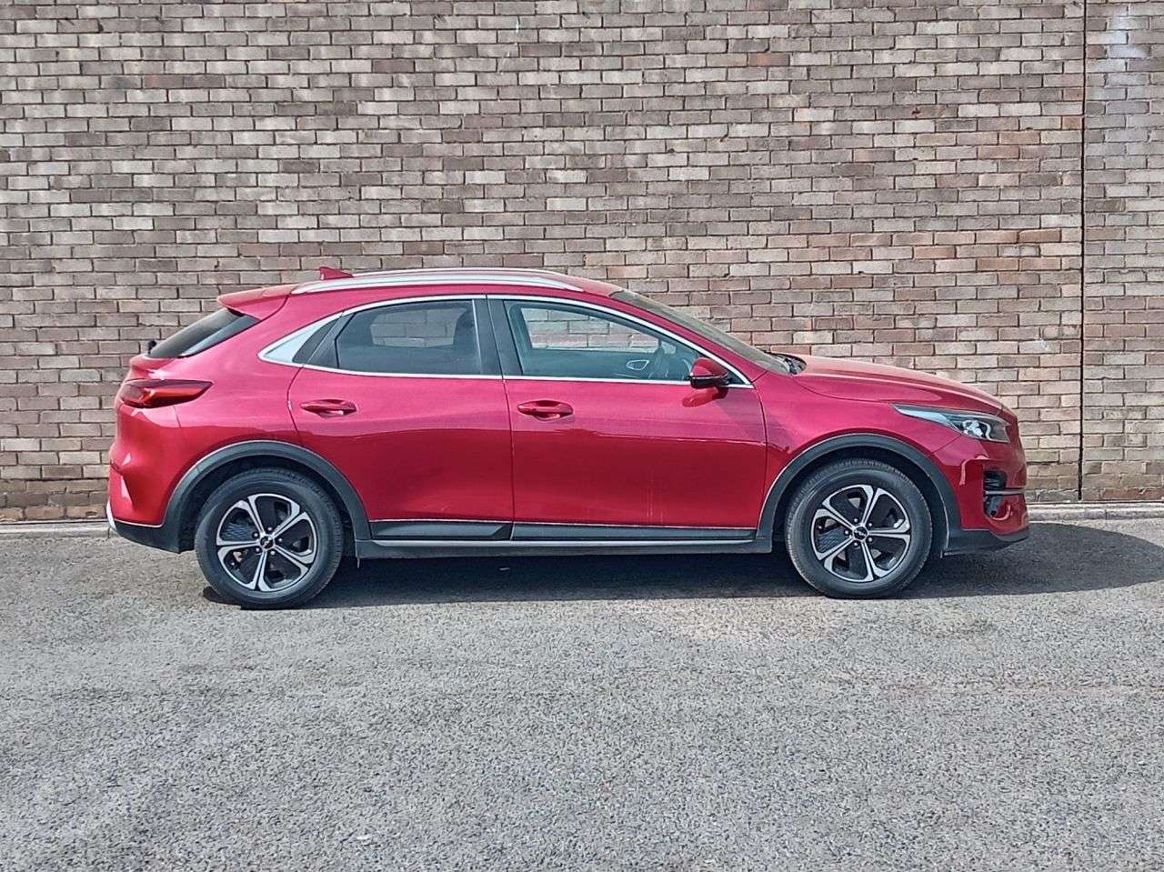 A 2022 KIA XCEED 1.6 GDi 8.9kWh 3 SUV 5dr Petrol Plug-in Hybrid DCT Euro 6 (s/s) (139 bhp) A 2022 KIA XCEED 1.6 GDi 8.9kWh 3 SUV 5dr Petrol Plug-in Hybrid DCT Euro 6 (s/s) (139 bhp)