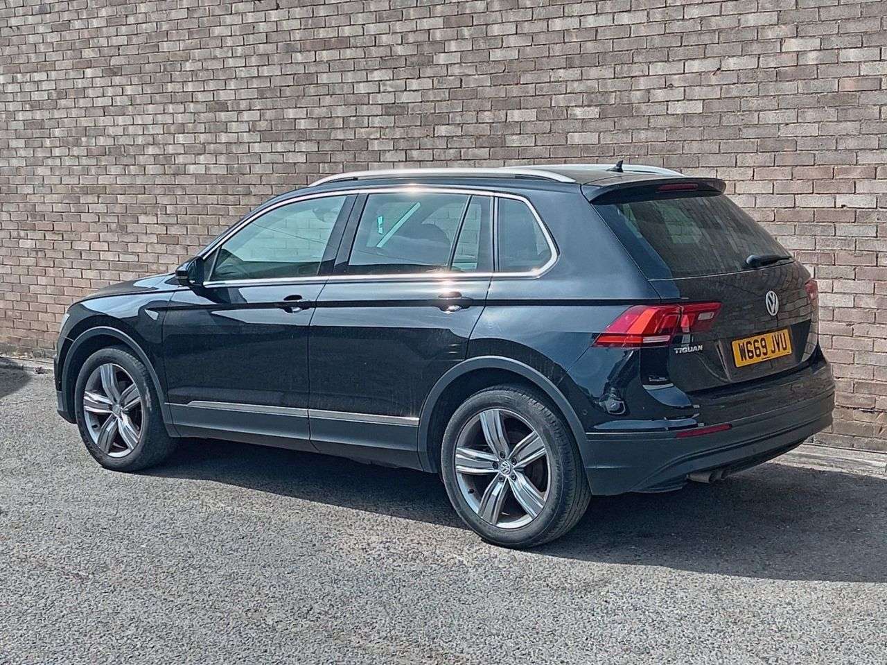 A 2019 VOLKSWAGEN TIGUAN 1.5 TSI EVO Match SUV 5dr Petrol Manual Euro 6 (s/s) (150 ps) A 2019 VOLKSWAGEN TIGUAN 1.5 TSI EVO Match SUV 5dr Petrol Manual Euro 6 (s/s) (150 ps)