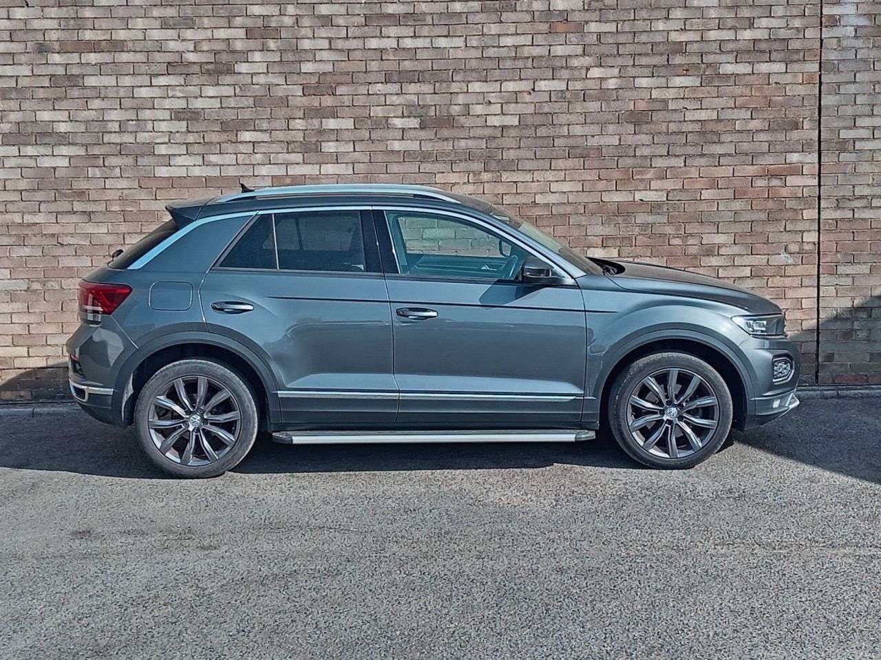 A 2018 VOLKSWAGEN T-ROC 1.5 TSI EVO SEL SUV 5dr Petrol Manual Euro 6 (s/s) (150 ps) A 2018 VOLKSWAGEN T-ROC 1.5 TSI EVO SEL SUV 5dr Petrol Manual Euro 6 (s/s) (150 ps)