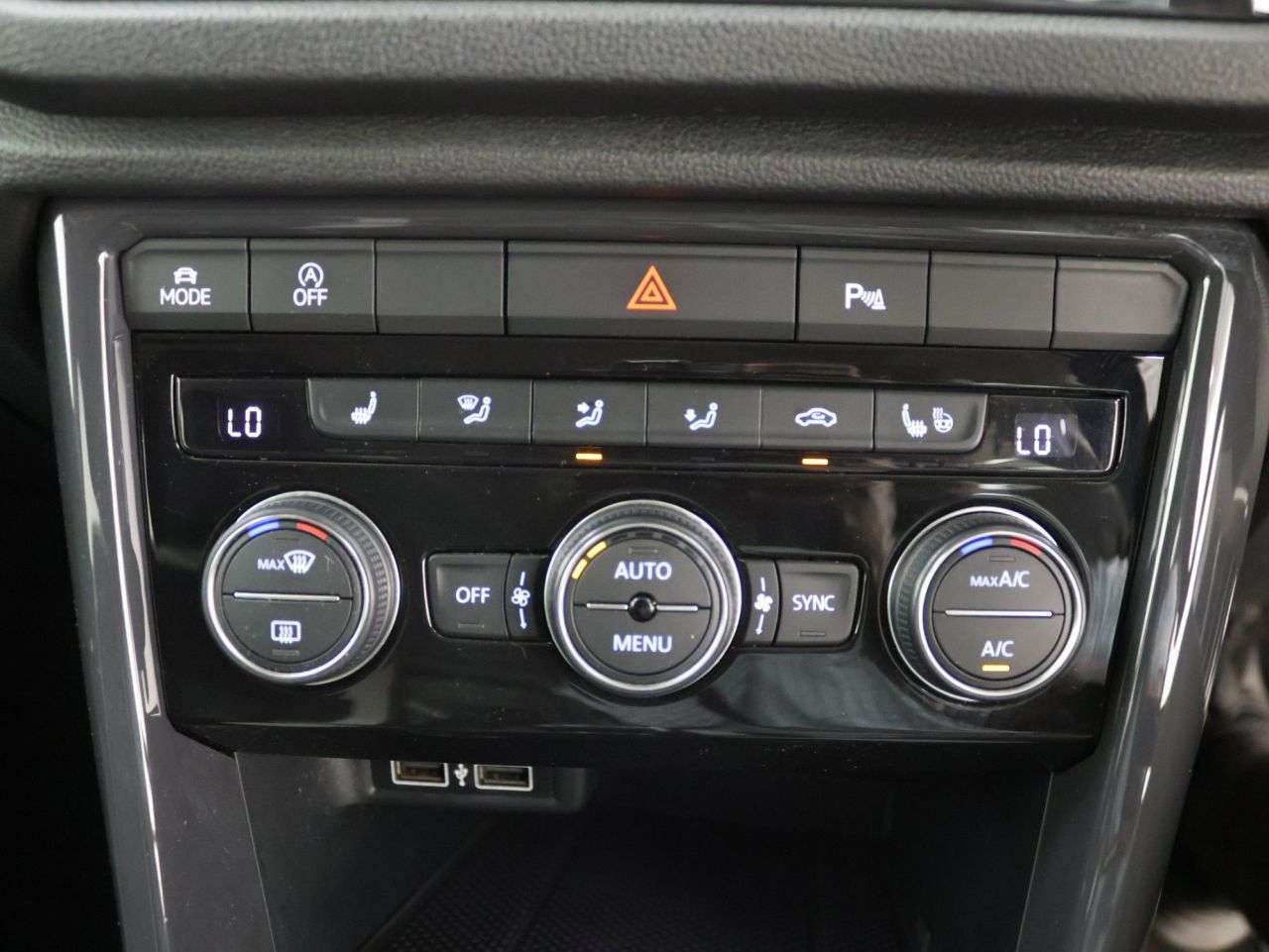 2018 VOLKSWAGEN T-ROC 2018 VOLKSWAGEN T-ROC