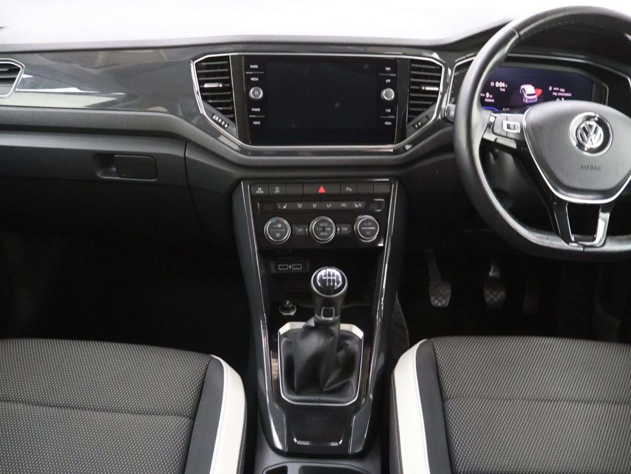 2018 VOLKSWAGEN T-ROC 2018 VOLKSWAGEN T-ROC