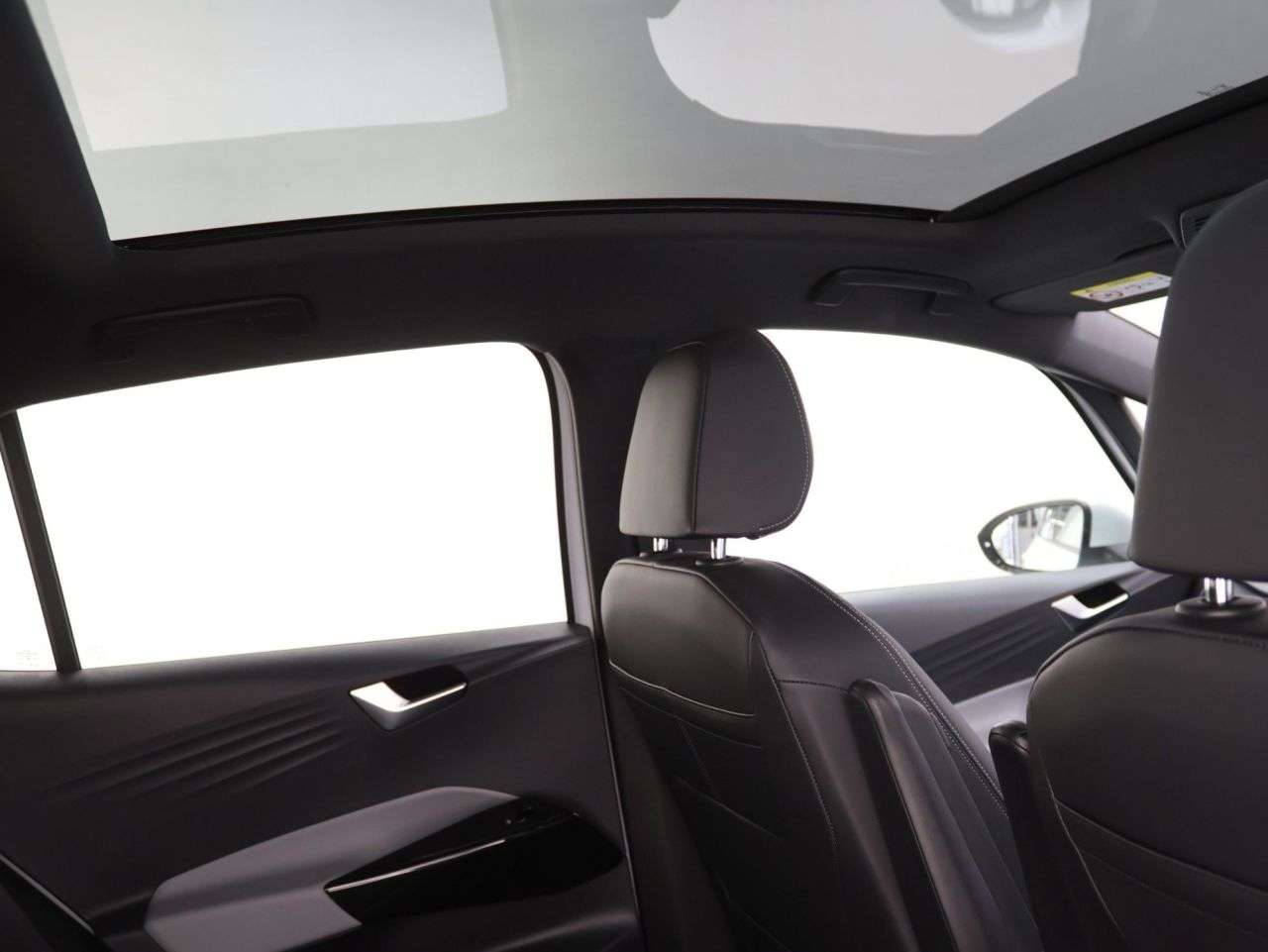 A 2022 VOLKSWAGEN ID3 Pro Performance 58kWh Family Hatchback 5dr Electric Auto (204 ps) A 2022 VOLKSWAGEN ID3 Pro Performance 58kWh Family Hatchback 5dr Electric Auto (204 ps)