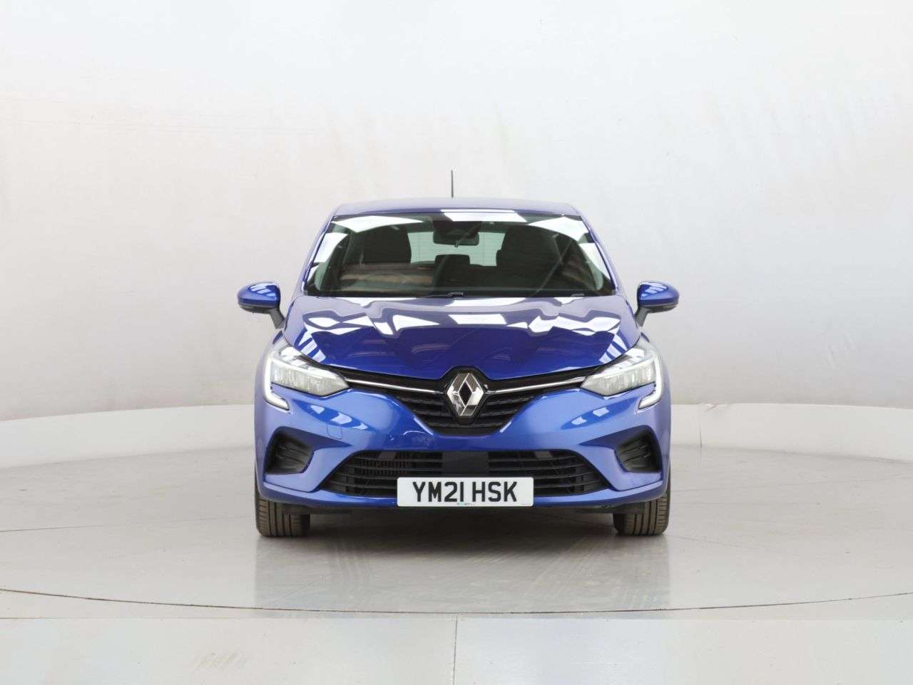 A 2021 RENAULT CLIO 1.0 TCe Iconic Hatchback 5dr Petrol CVT A7 Euro 6 (s/s) (90 ps) A 2021 RENAULT CLIO 1.0 TCe Iconic Hatchback 5dr Petrol CVT A7 Euro 6 (s/s) (90 ps)