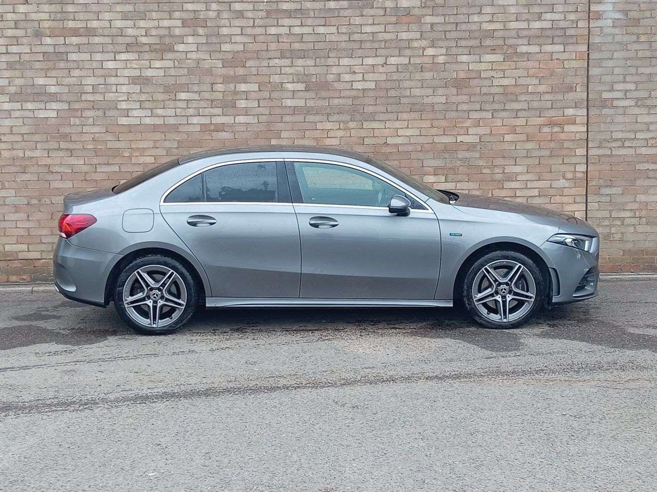 A 2021 MERCEDES-BENZ A CLASS 1.3 A250e 15.6kWh AMG Line Saloon 4dr Petrol Plug-in Hybrid 8G-DCT Euro 6 ( A 2021 MERCEDES-BENZ A CLASS 1.3 A250e 15.6kWh AMG Line Saloon 4dr Petrol Plug-in Hybrid 8G-DCT Euro 6 (