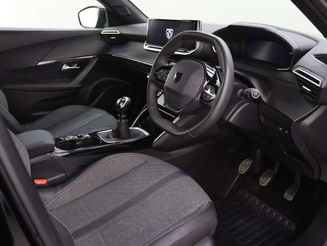 2024 PEUGEOT 2008 2024 PEUGEOT 2008
