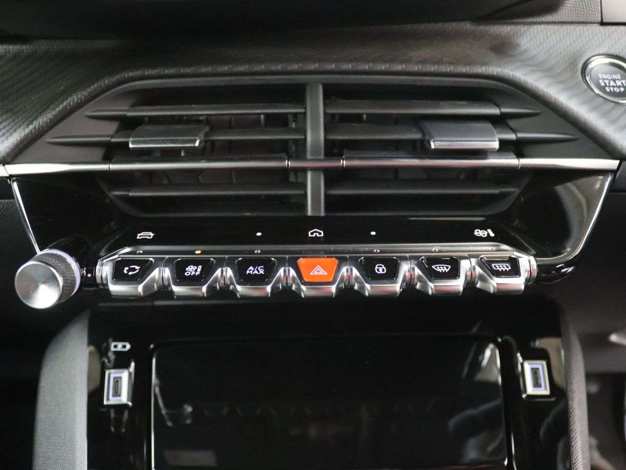 2024 PEUGEOT 2008 2024 PEUGEOT 2008