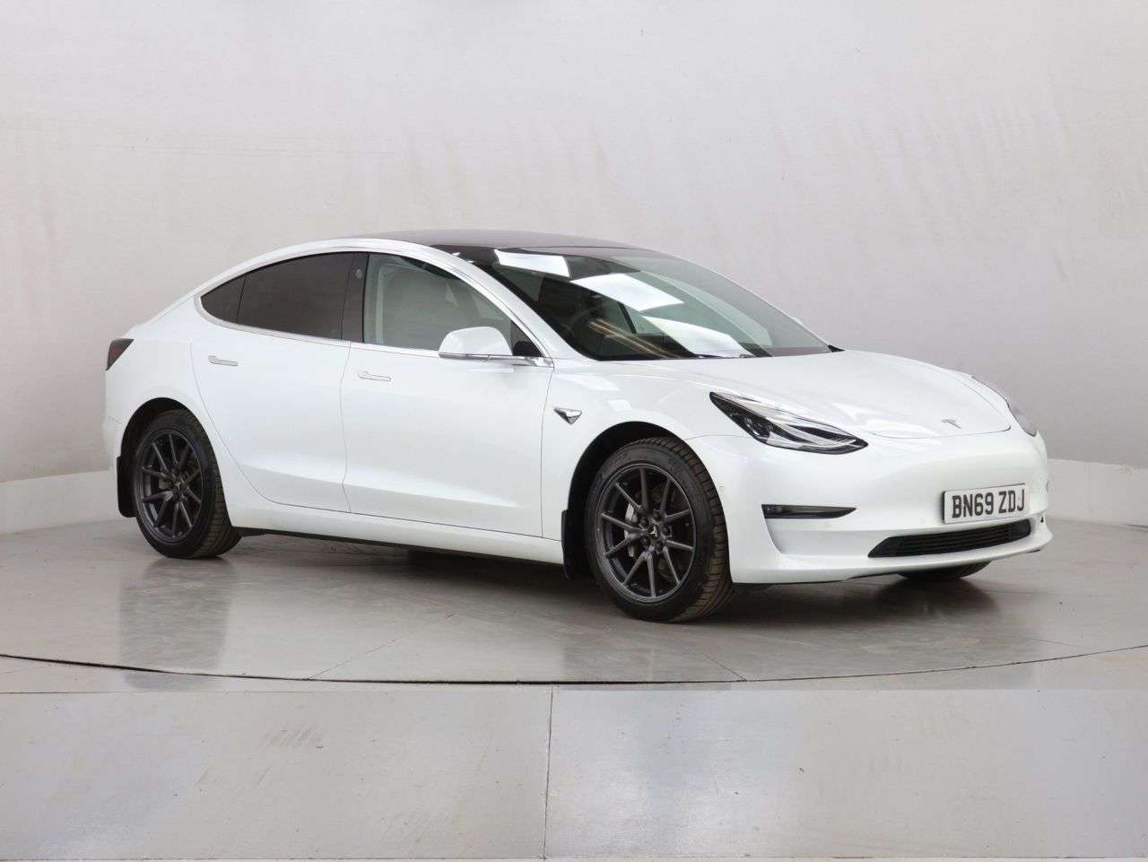A 2019 TESLA MODEL 3 (Dual Motor) Long Range Saloon 4dr Electric Auto 4WDE (346 ps) A 2019 TESLA MODEL 3 (Dual Motor) Long Range Saloon 4dr Electric Auto 4WDE (346 ps)