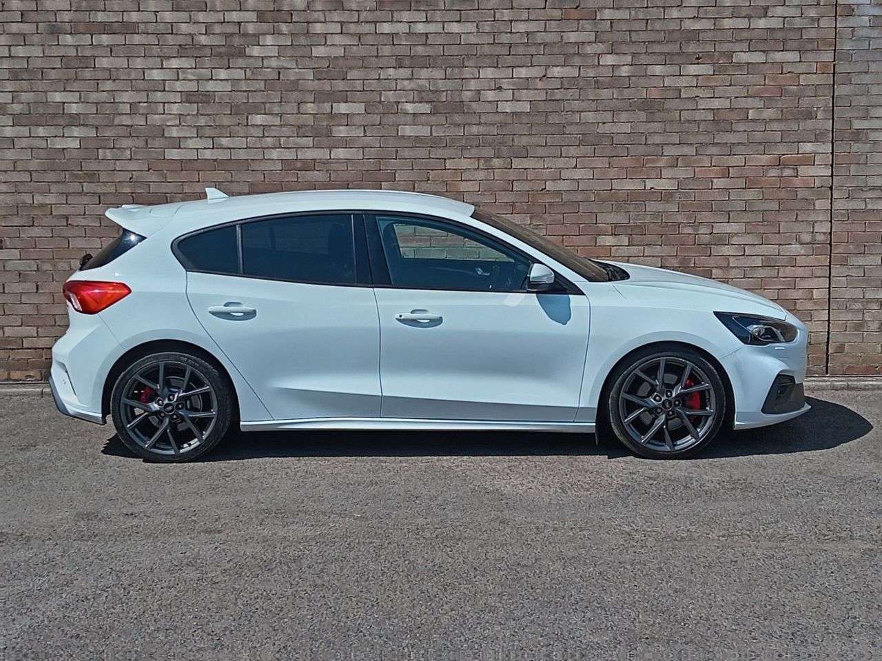 A 2019 FORD FOCUS 2.0 EcoBlue ST Hatchback 5dr Diesel Manual Euro 6 (s/s) (190 ps) A 2019 FORD FOCUS 2.0 EcoBlue ST Hatchback 5dr Diesel Manual Euro 6 (s/s) (190 ps)