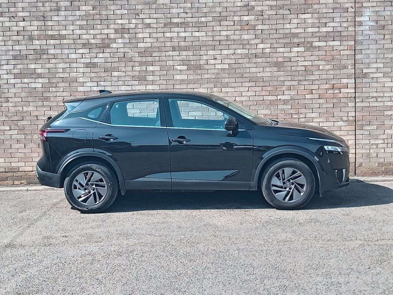 A 2022 NISSAN QASHQAI 1.3 DIG-T MHEV Acenta Premium SUV 5dr Petrol Hybrid Manual Euro 6 (s/s) (14 A 2022 NISSAN QASHQAI 1.3 DIG-T MHEV Acenta Premium SUV 5dr Petrol Hybrid Manual Euro 6 (s/s) (14