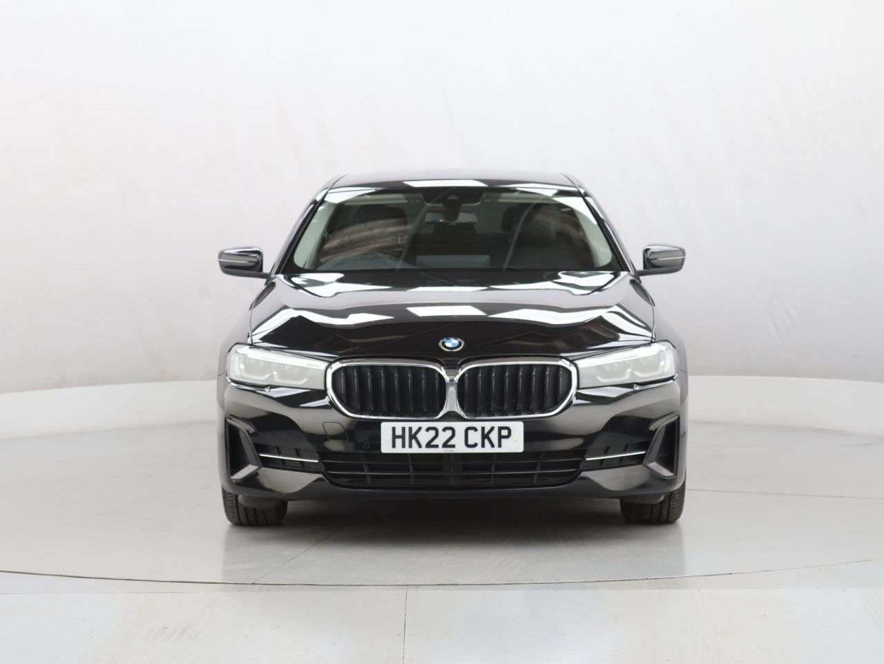 A 2022 BMW 5 SERIES 2.0 520i MHT SE Saloon 4dr Petrol Hybrid Steptronic Euro 6 (s/s) (184 ps) A 2022 BMW 5 SERIES 2.0 520i MHT SE Saloon 4dr Petrol Hybrid Steptronic Euro 6 (s/s) (184 ps)