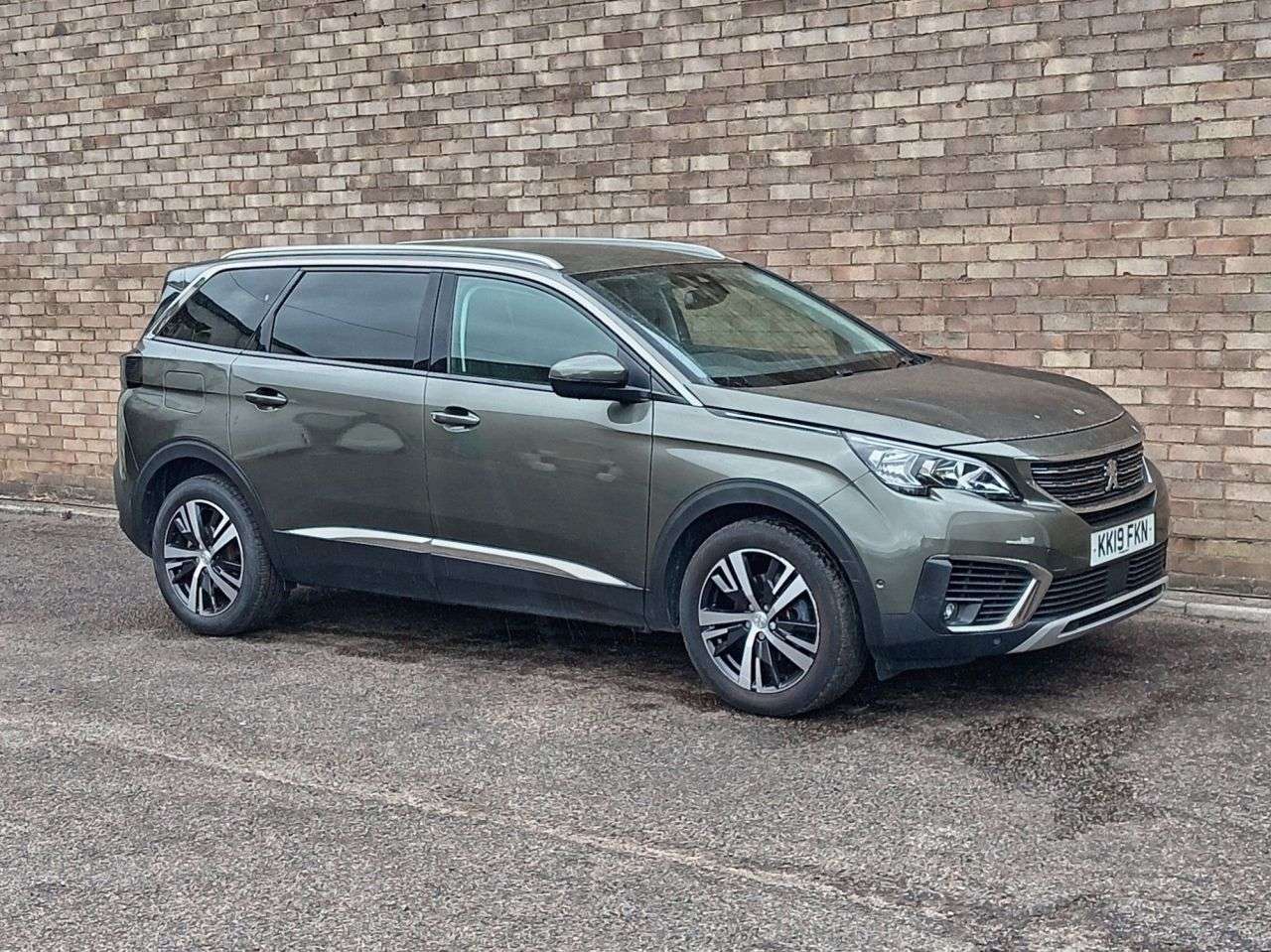 A 2019 PEUGEOT 5008 1.2 PureTech Allure SUV 5dr Petrol Manual Euro 6 (s/s) (130 ps) A 2019 PEUGEOT 5008 1.2 PureTech Allure SUV 5dr Petrol Manual Euro 6 (s/s) (130 ps)