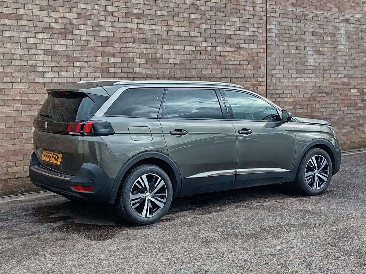 2019 PEUGEOT 5008 2019 PEUGEOT 5008