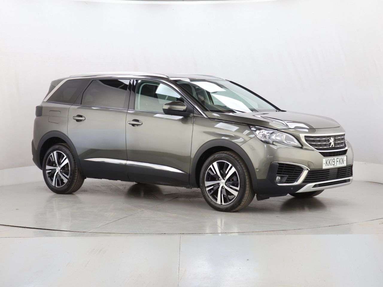 A 2019 PEUGEOT 5008 1.2 PureTech Allure SUV 5dr Petrol Manual Euro 6 (s/s) (130 ps) A 2019 PEUGEOT 5008 1.2 PureTech Allure SUV 5dr Petrol Manual Euro 6 (s/s) (130 ps)