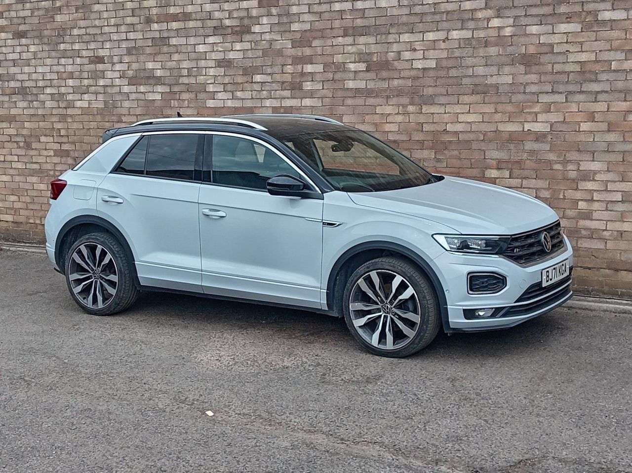 A 2021 VOLKSWAGEN T-ROC 1.5 TSI GPF EVO R-Line SUV 5dr Petrol Manual Euro 6 (s/s) (150 ps) A 2021 VOLKSWAGEN T-ROC 1.5 TSI GPF EVO R-Line SUV 5dr Petrol Manual Euro 6 (s/s) (150 ps)