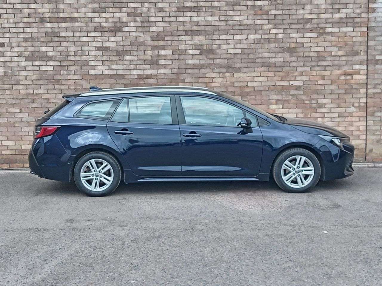 A 2022 TOYOTA COROLLA 1.8 VVT-h GPF Icon Tech Touring Sports 5dr Petrol Hybrid CVT Euro 6 (s/s) ( A 2022 TOYOTA COROLLA 1.8 VVT-h GPF Icon Tech Touring Sports 5dr Petrol Hybrid CVT Euro 6 (s/s) (