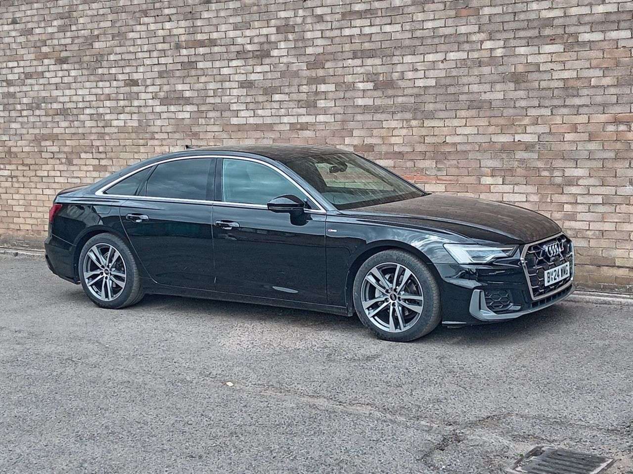 A 2024 AUDI A6 SALOON 2.0 TFSI 40 S line Saloon 4dr Petrol S Tronic Euro 6 (s/s) (204 ps) A 2024 AUDI A6 SALOON 2.0 TFSI 40 S line Saloon 4dr Petrol S Tronic Euro 6 (s/s) (204 ps)