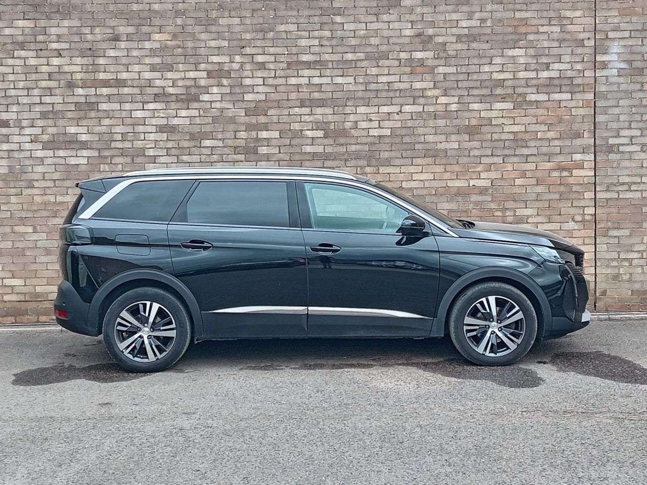 A 2023 PEUGEOT 5008 1.5 BlueHDi Allure Premium + SUV 5dr Diesel EAT Euro 6 (s/s) (130 ps) A 2023 PEUGEOT 5008 1.5 BlueHDi Allure Premium + SUV 5dr Diesel EAT Euro 6 (s/s) (130 ps)